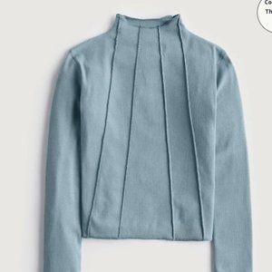 NWT - Hollister LONG-SLEEVE SEAMED MOCK-NECK TOP